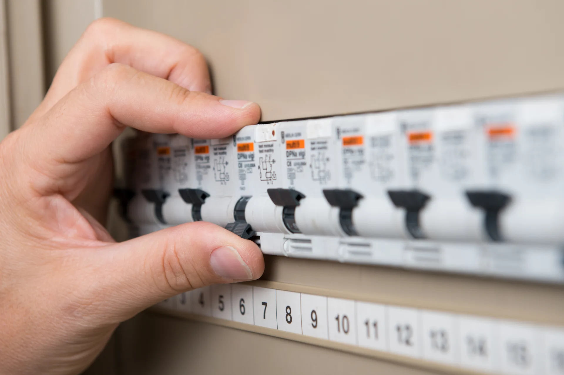 Electrician Arcadia Vale, licensed electricians serving Arcadia Vale